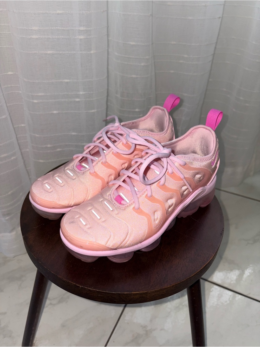 Nike Womens Air VaporMax Plus - Pink